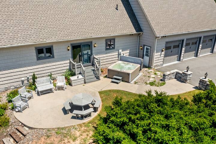 High Mountain Cabin Rentals managed Airbnb listing 1