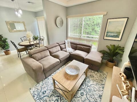 Modern 3 Bedroom Condo In Private Community #8