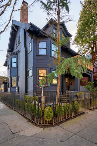 Historic 4BR | Walk to NW 23rd Shops & Dining