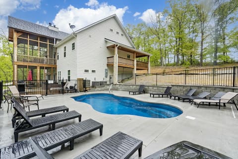 Mini Resort - PVT Pool & Hot Tub- 20 Acres - Games