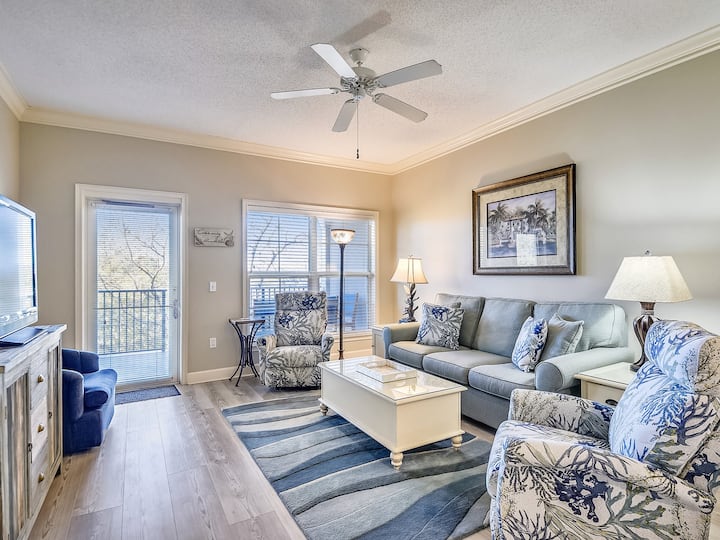 Beautiful Villa Directly Across From Beach And - Coligny Beach Park