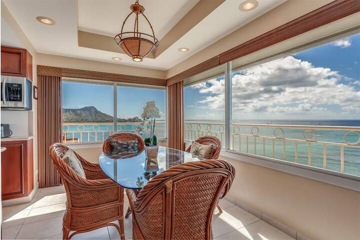 2 Bedroom Deluxe Ocean Front – Waikīkī Shore 1100 gallery image 5