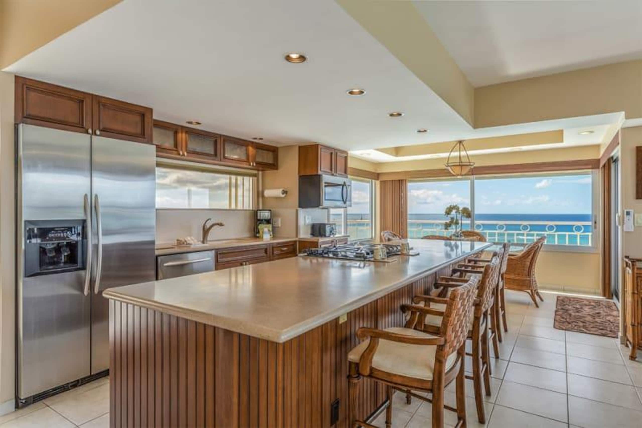 Condo in Honolulu · ★4.8 · 2 bedrooms · 3 beds · 2 shared baths - Image 41