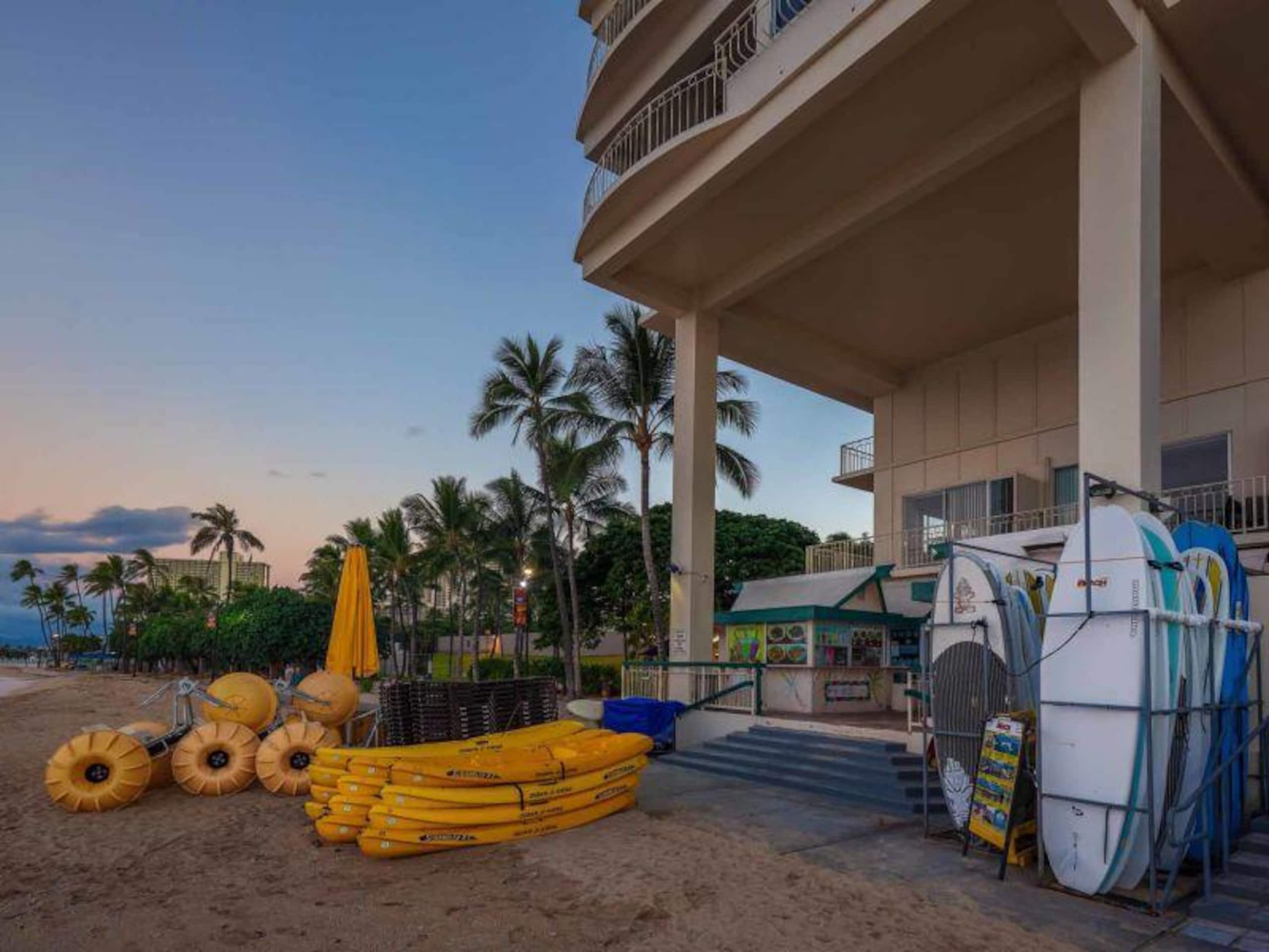 Condo in Honolulu · ★4.8 · 2 bedrooms · 3 beds · 2 shared baths - Image 30