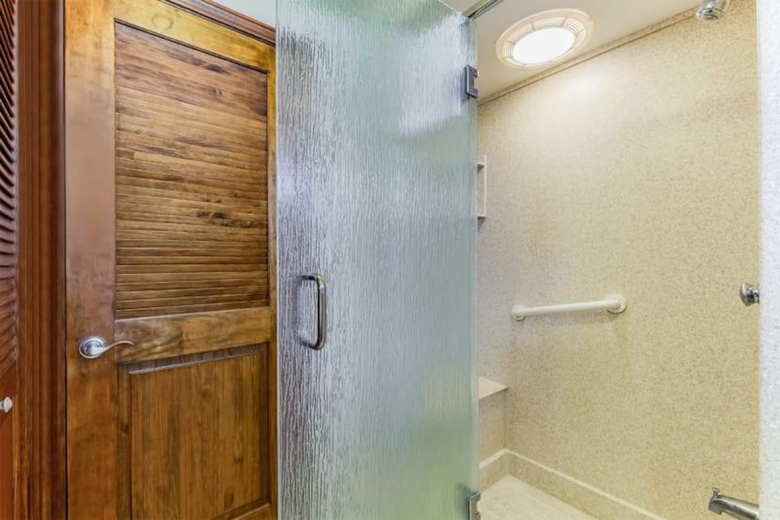 Condo in Honolulu · ★4.8 · 2 bedrooms · 3 beds · 2 shared baths - Image 56