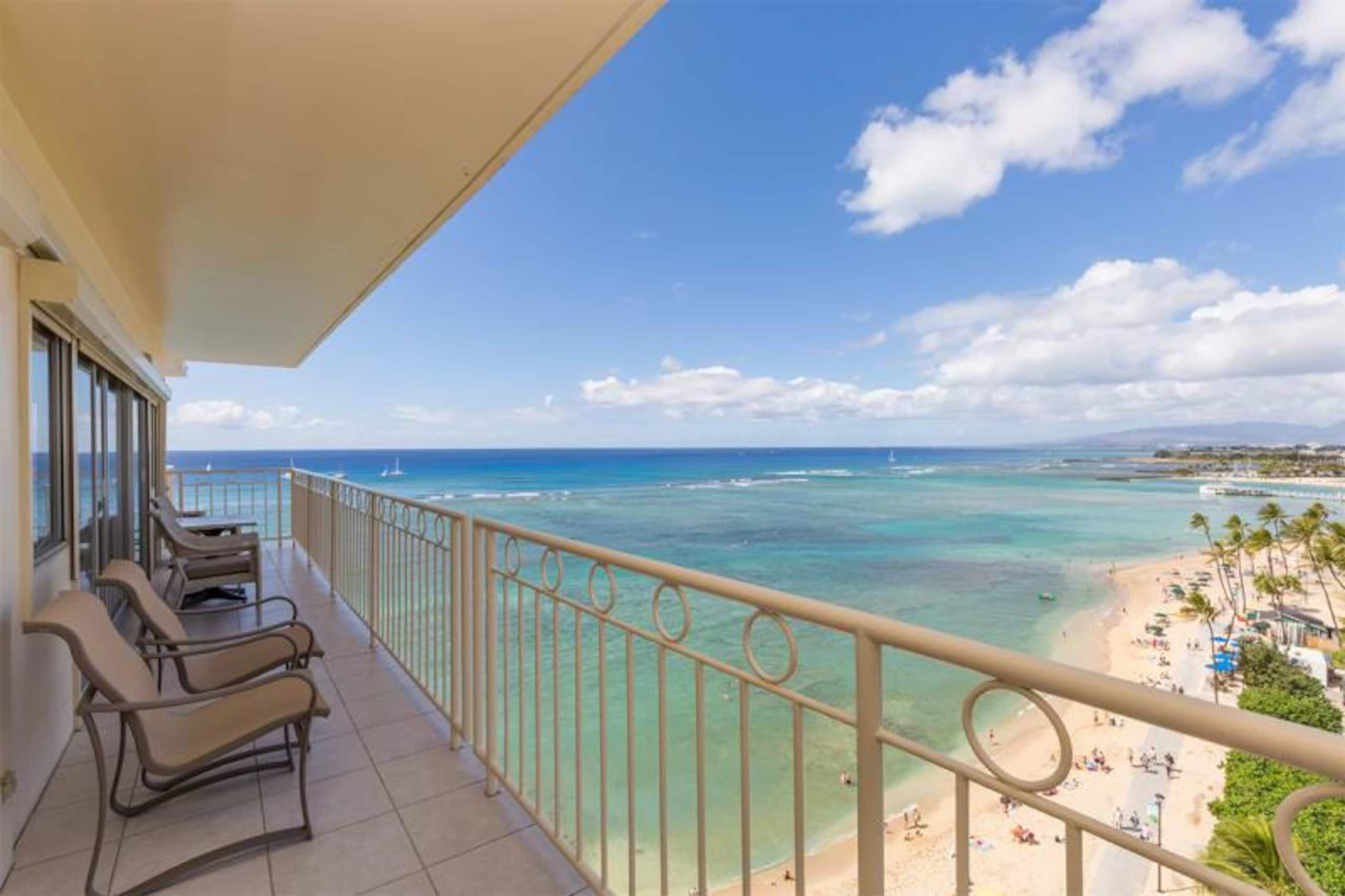 Condo in Honolulu · ★4.8 · 2 bedrooms · 3 beds · 2 shared baths - Image 49
