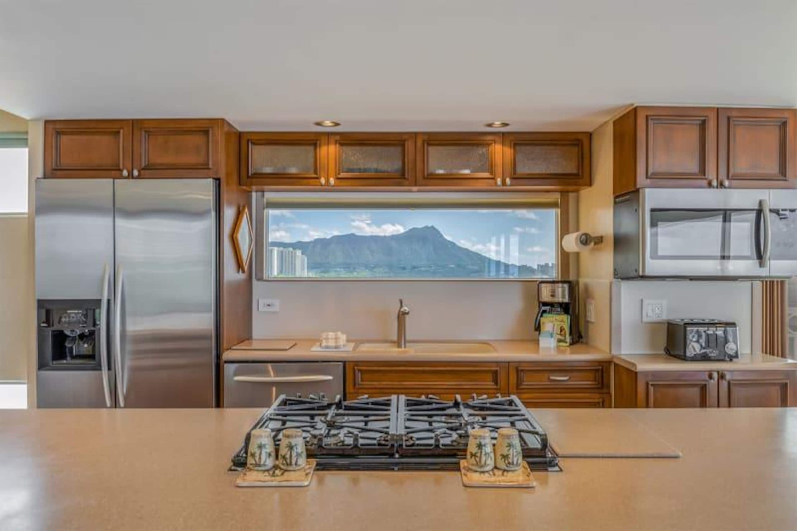 Condo in Honolulu · ★4.8 · 2 bedrooms · 3 beds · 2 shared baths - Image 42