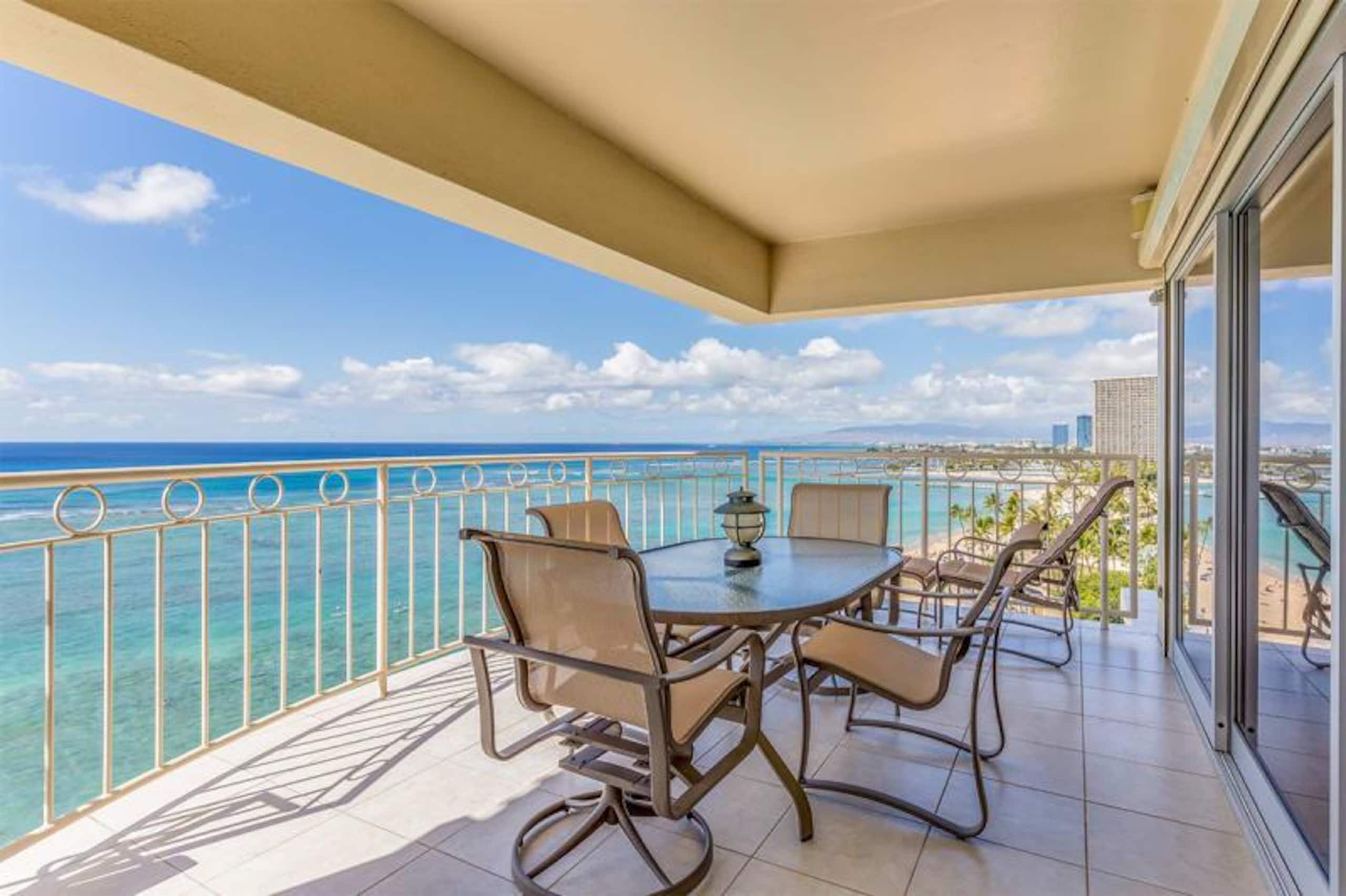 Condo in Honolulu · ★4.8 · 2 bedrooms · 3 beds · 2 shared baths - Image 15
