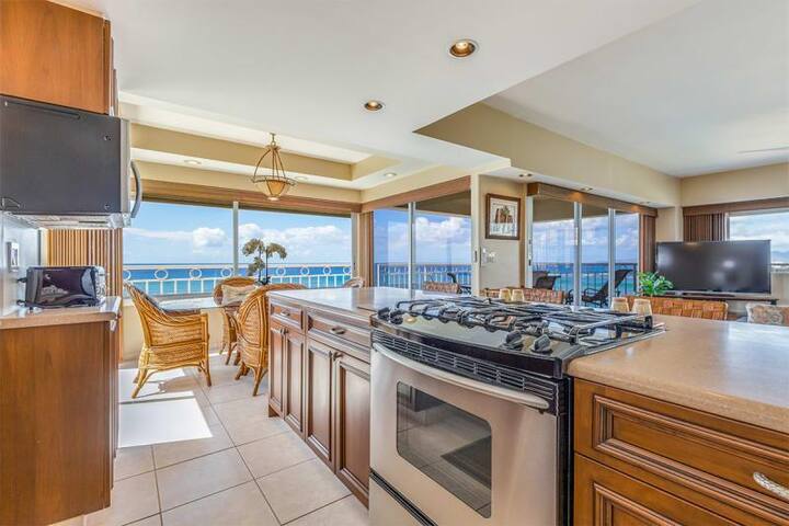 2 Bedroom Deluxe Ocean Front – Waikīkī Shore 1100 gallery image 4