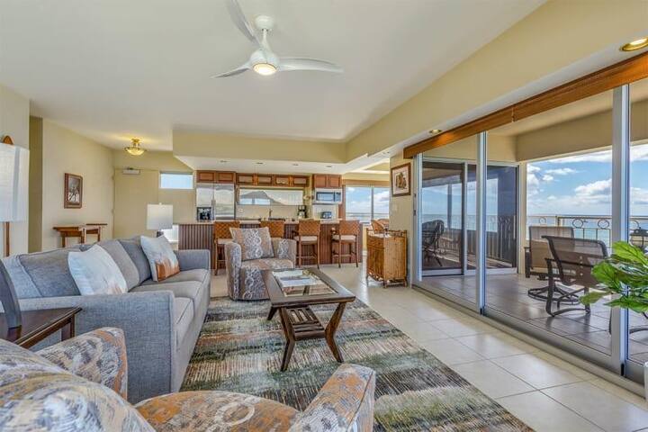 2 Bedroom Deluxe Ocean Front – Waikīkī Shore 1100 gallery image 2