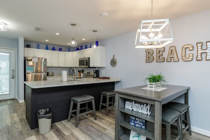 Family-friendly Coastal Stay | Beach & Pool Views - 科珀斯克里斯蒂