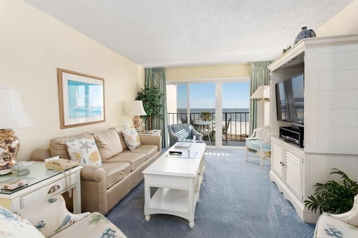 Beach Club 330 - Beautiful End Unit - Ocean Front - Jekyll Island, GA
