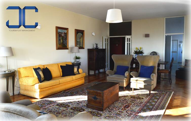 Pardal Apartment by JC (6 Bedrooms & City Views) gallery image 3