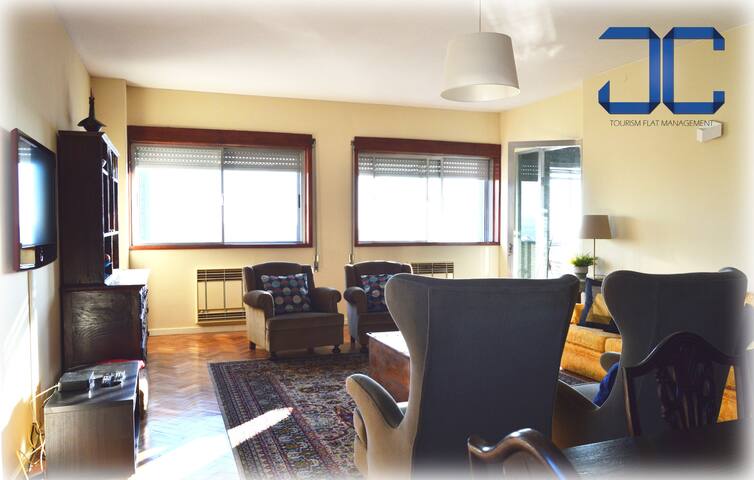 Pardal Apartment by JC (6 Bedrooms & City Views) gallery image 4