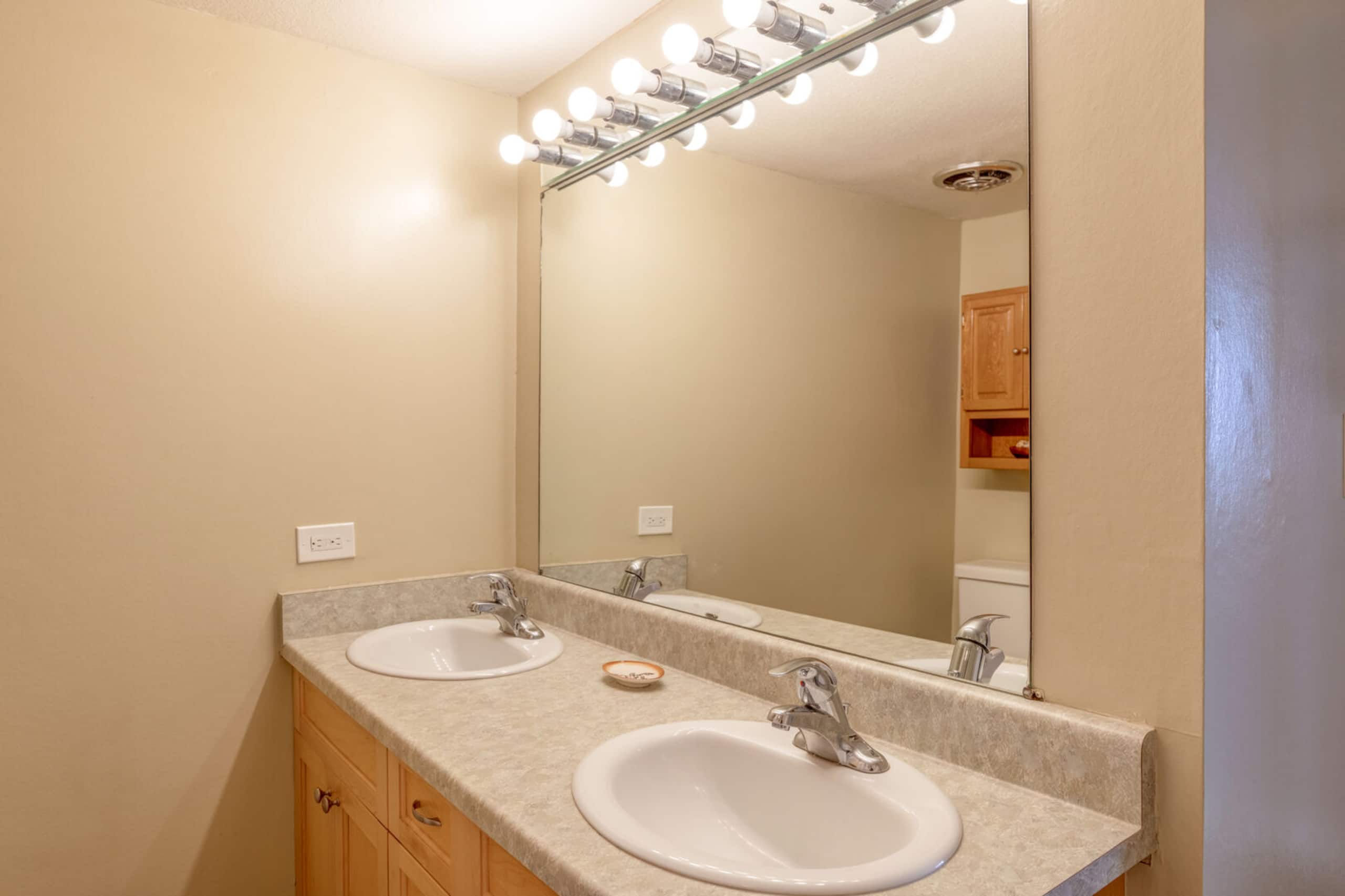 Condo in Wailuku · ★4.74 · 2 bedrooms · 3 beds · 2 private baths - Image 20