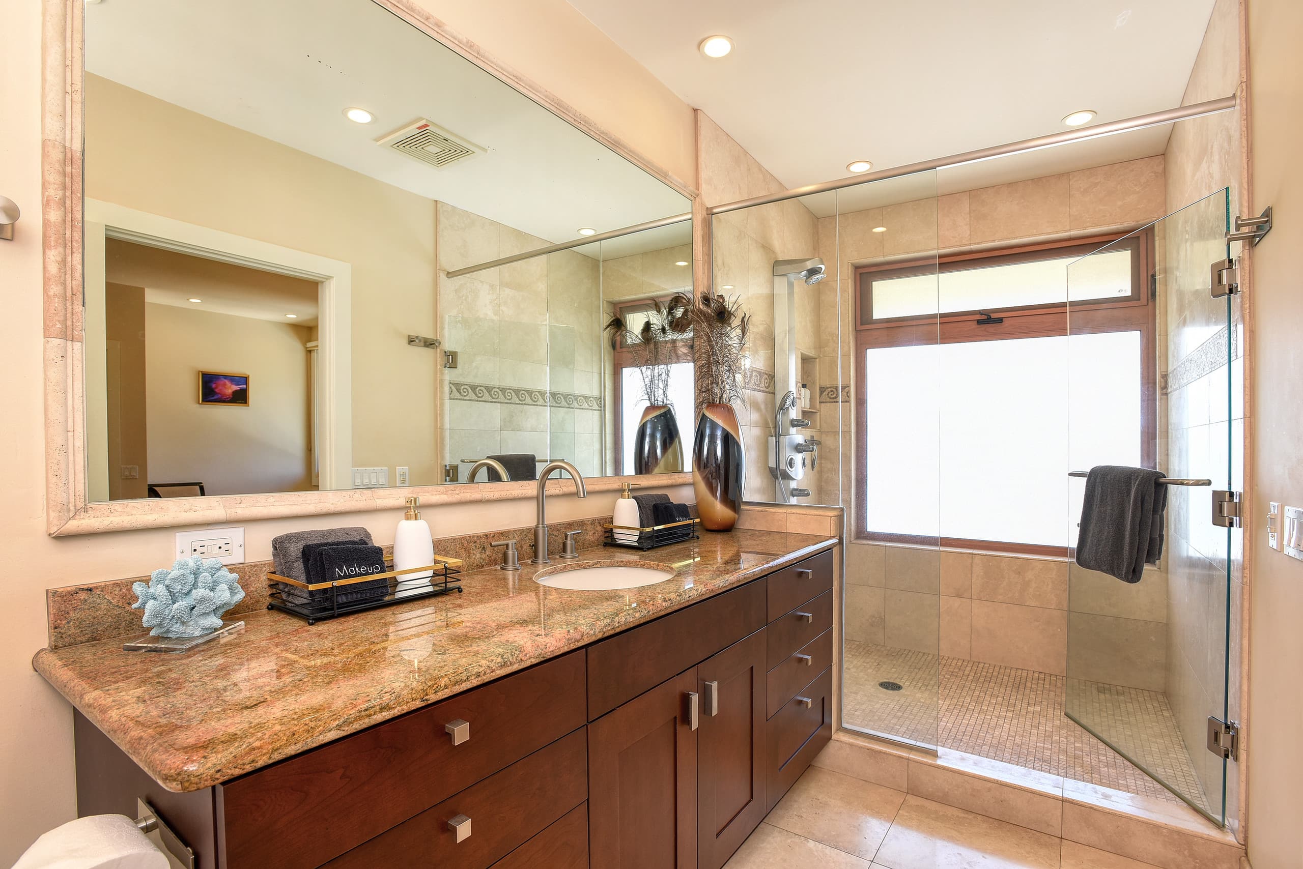 Condo in Kihei · ★4.89 · 3 bedrooms · 3 beds · 3 baths - Image 25