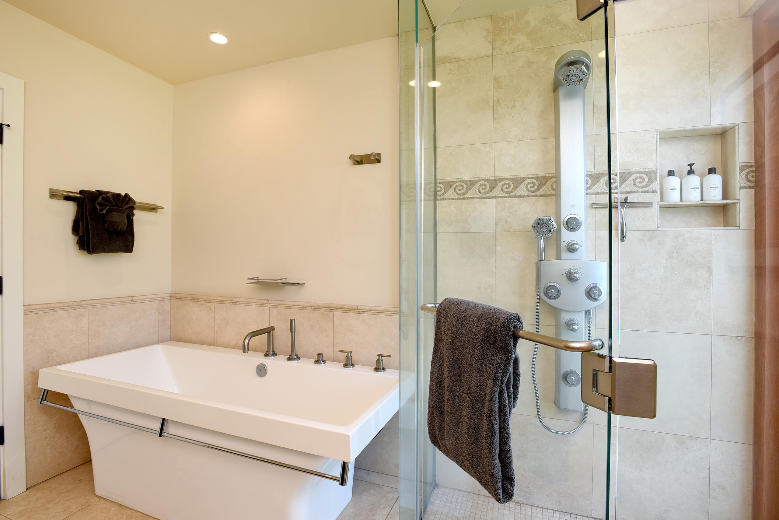 Condo in Kihei · ★5.0 · 3 bedrooms · 3 beds · 3 baths - Image 7