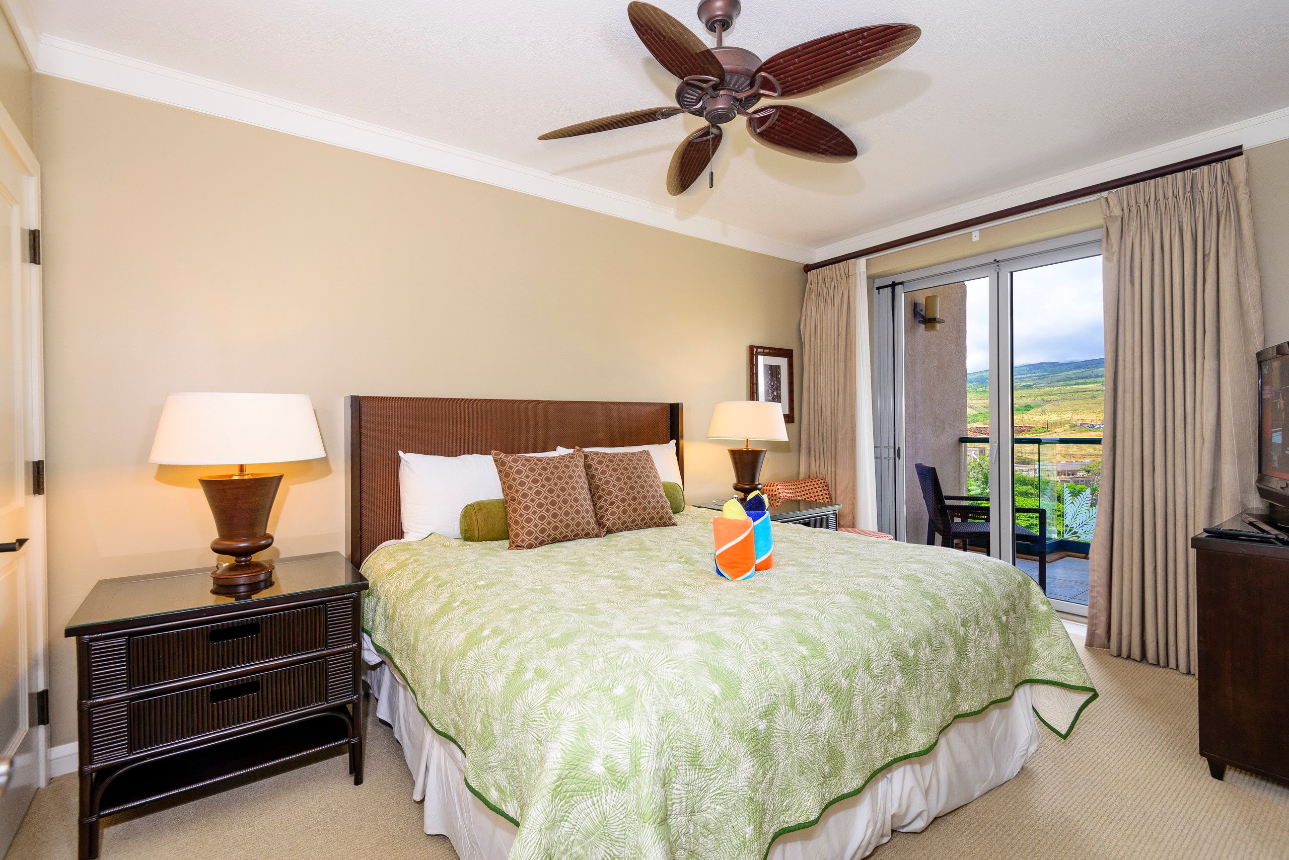 Condo in Lahaina · ★4.69 · 1 bedroom · 2 beds · 1 bath - Image 11