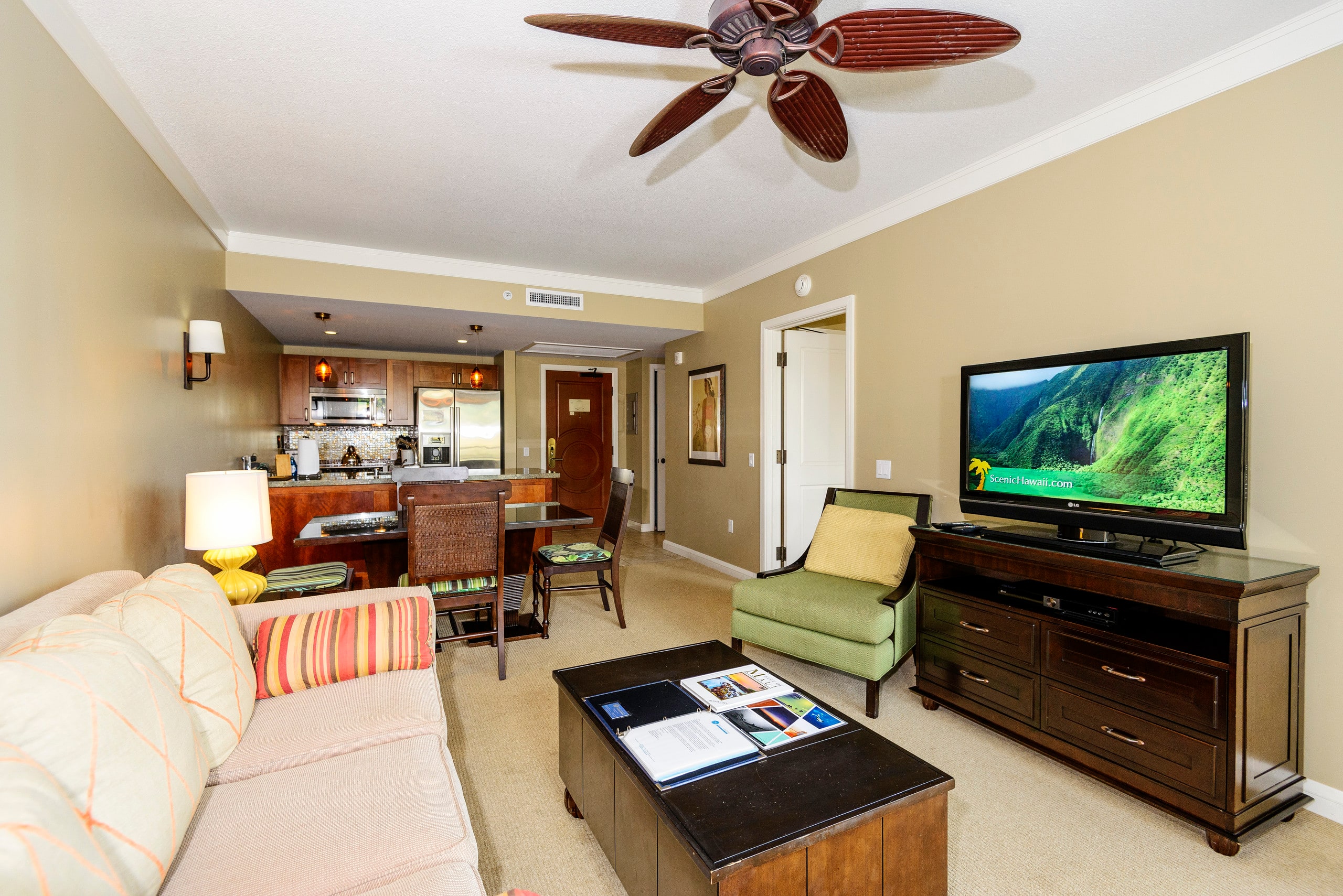 Condo in Lahaina · ★4.69 · 1 bedroom · 2 beds · 1 bath - Image 4