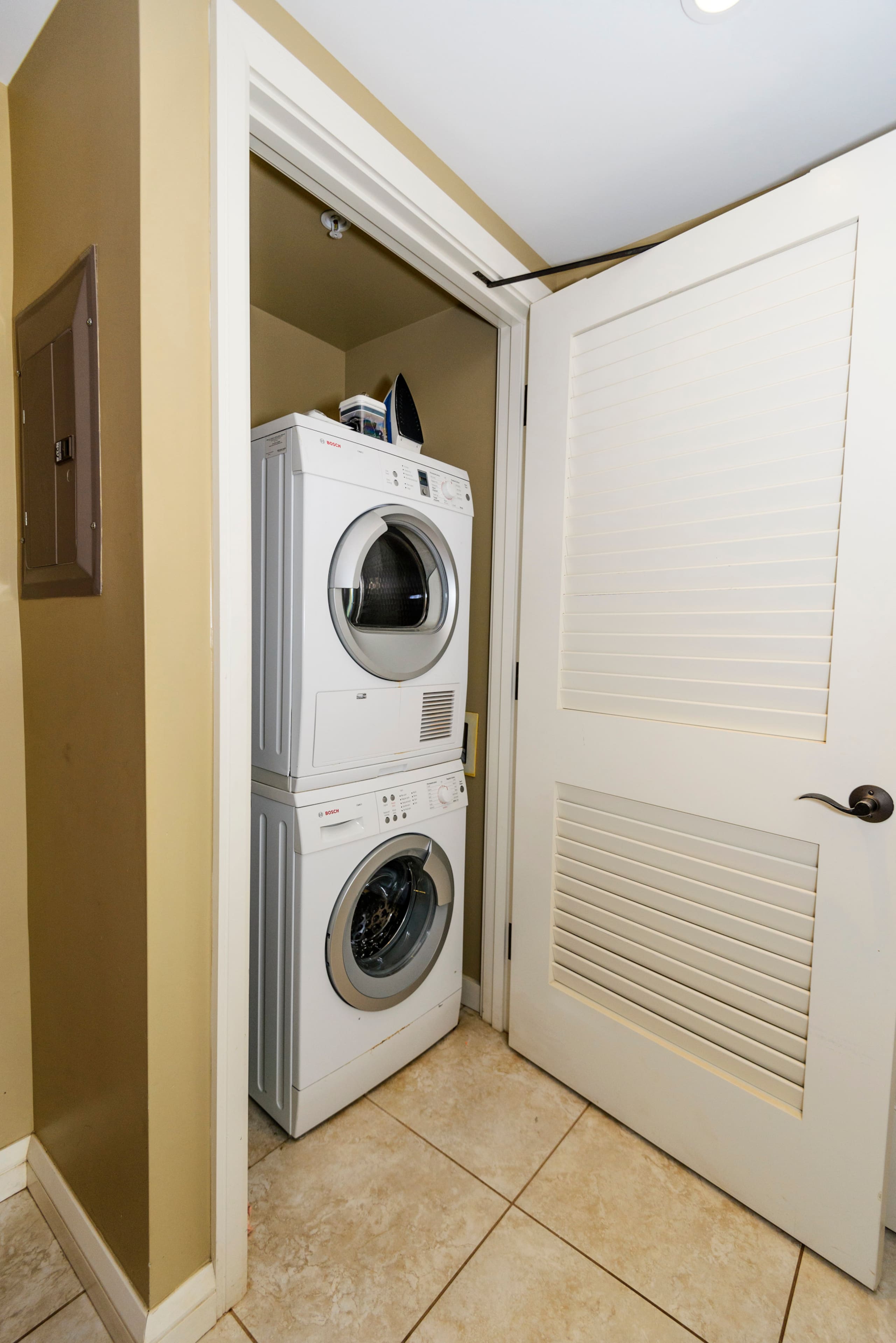 Condo in Lahaina · ★4.69 · 1 bedroom · 2 beds · 1 bath - Image 27