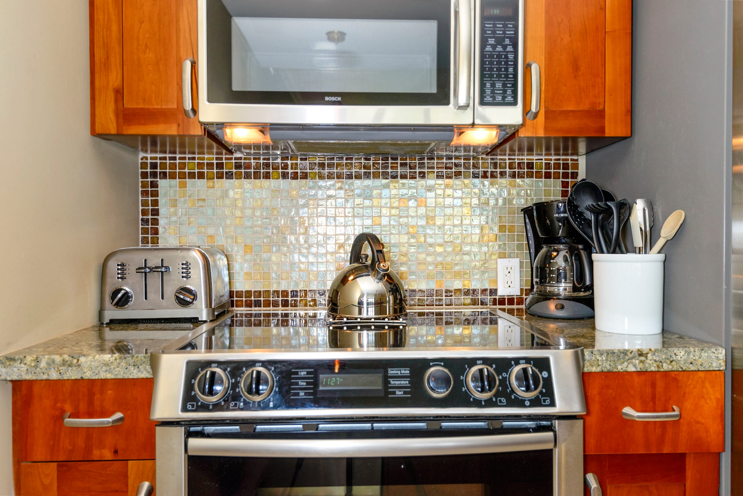 Condo in Lahaina · ★4.69 · 1 bedroom · 2 beds · 1 bath - Image 7
