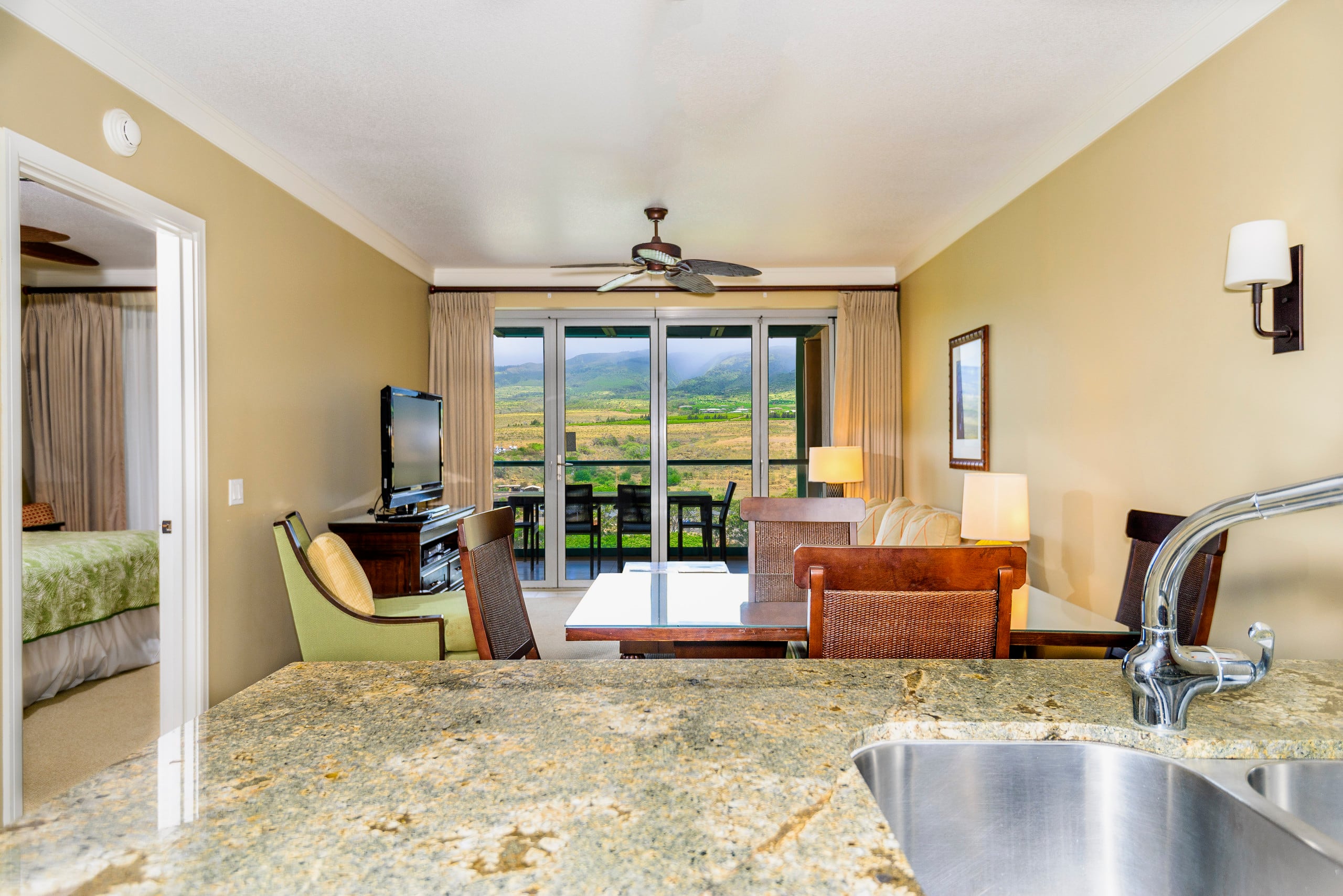 Condo in Lahaina · ★4.69 · 1 bedroom · 2 beds · 1 bath - Image 9