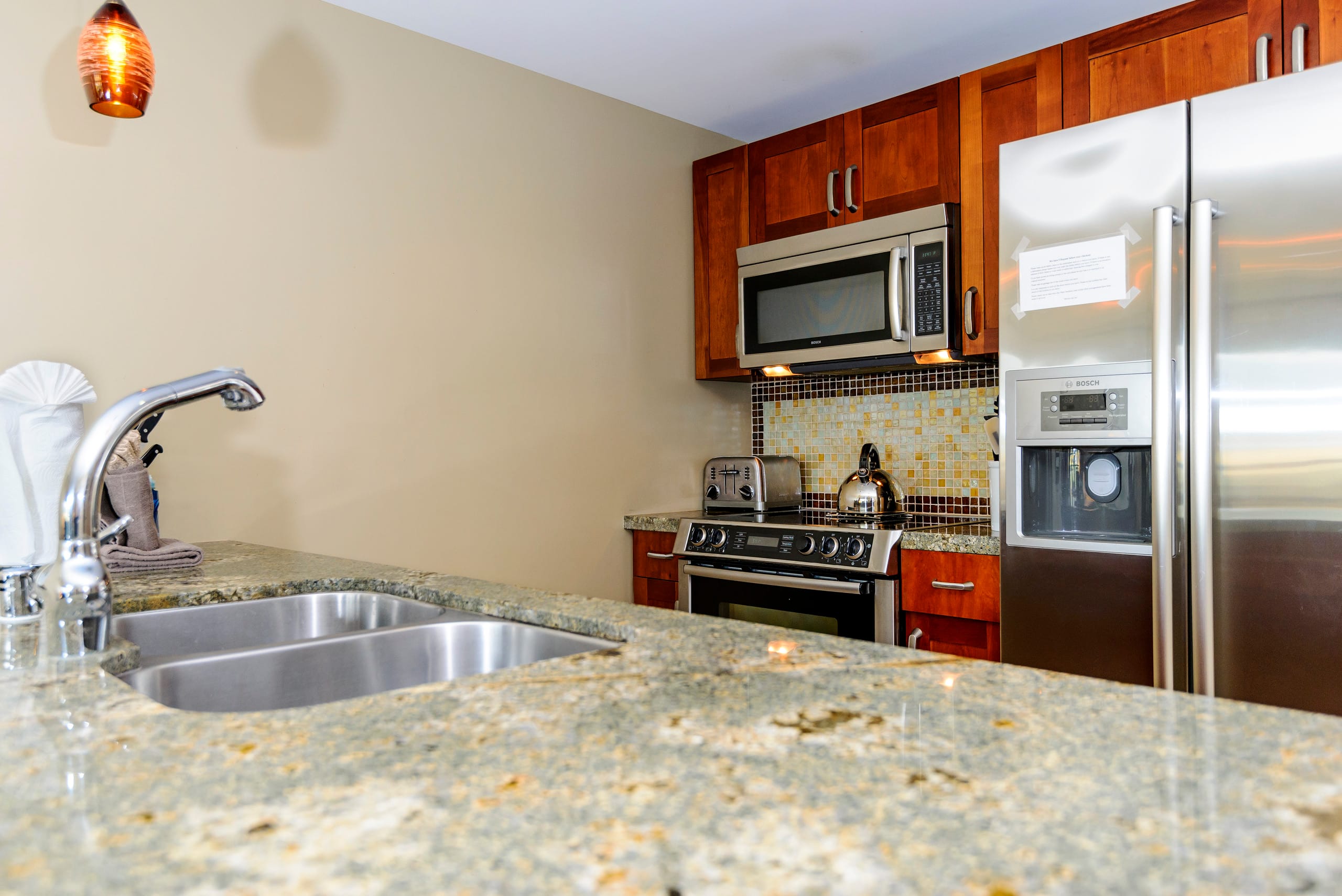 Condo in Lahaina · ★4.69 · 1 bedroom · 2 beds · 1 bath - Image 6