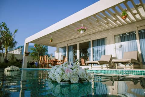 Kajsen - 4br Villa River Deck, Pool, BBQ & Garden