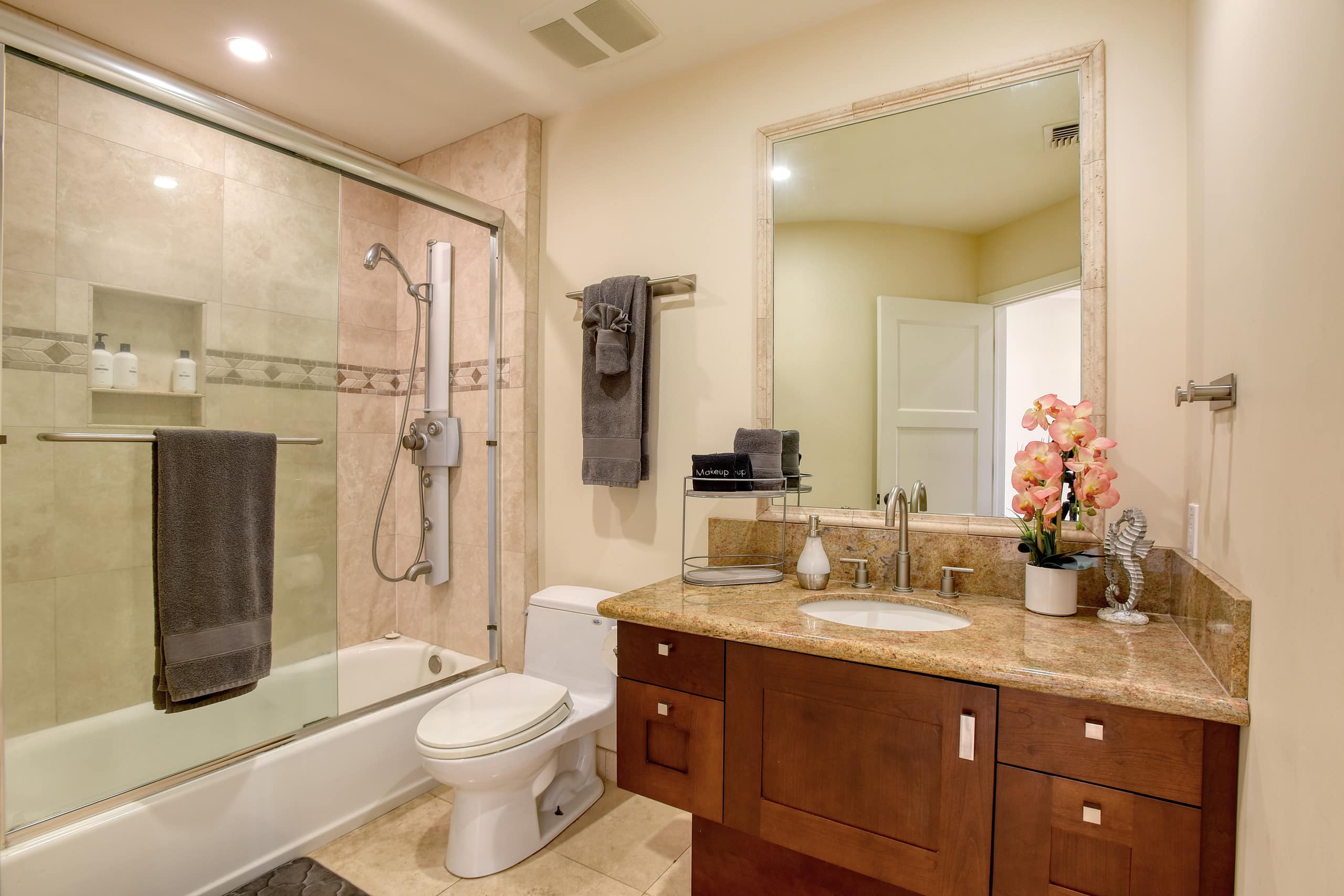 Condo in Kihei · ★4.89 · 3 bedrooms · 3 beds · 3 baths - Image 26