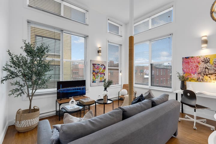 LiV MTL Main-303 Spacious 2BR Suite + Mezzanine