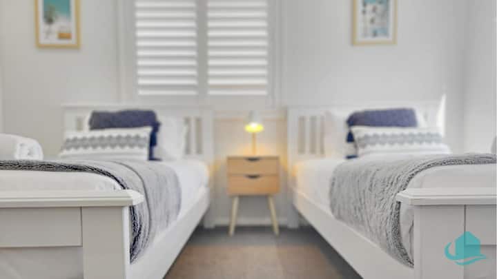 سريران مفردان في غرفة النوم 3