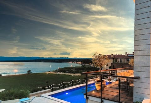 Luxury Beachfront Villa Marconica