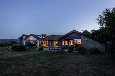 Kingsley Lake View - with hot tub & pet friendly