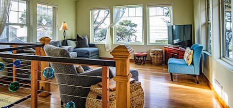Ocean View-Dog Friendly-7 mi. of Sand-Open Concept