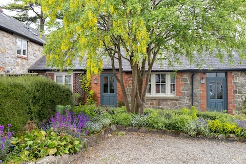 Courtyard Cottage at Underhill House