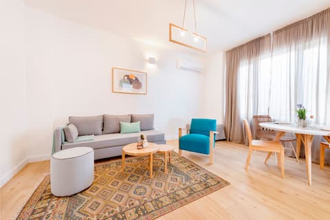 Top performing Airbnb: PREMIUM DELUXE APARTMENT -c2-SHARED TERRACE in Ευαγγελίστρια