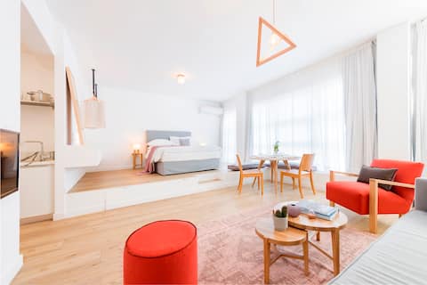 Top Airbnb: THE PREMIUM LOFT APARTMENT -Β1-SHARED TERRACE in Ευαγγελίστρια