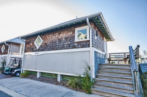 Marina view one bedroom cottage close to amenities