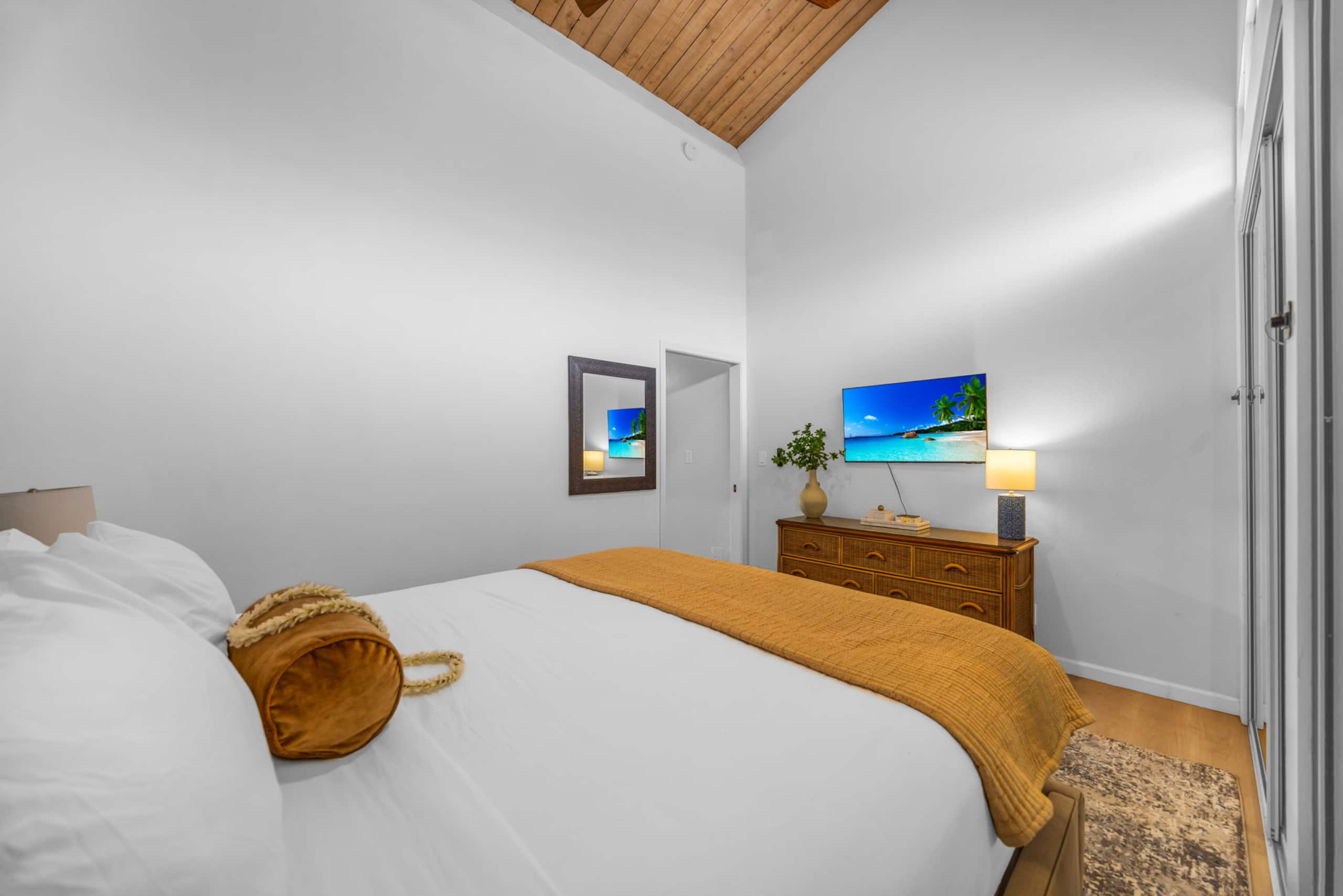 Condo in Lahaina · ★4.53 · 2 bedrooms · 4 beds · 2 baths - Image 33