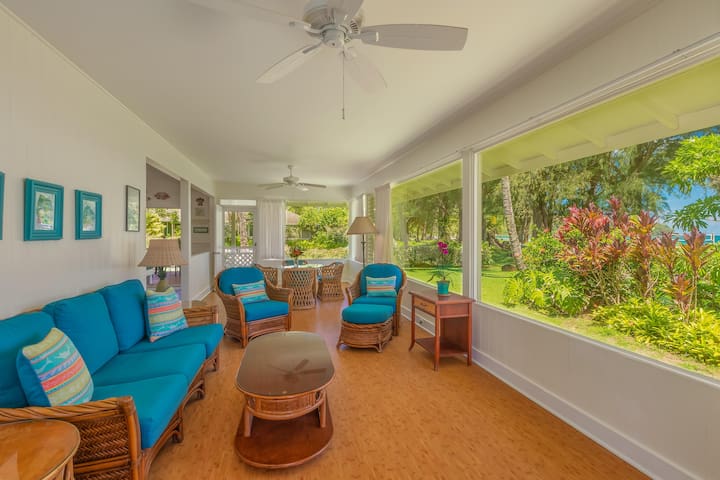 Beachfront Home + Cottage at Center of Hanalei Bay gallery image 4