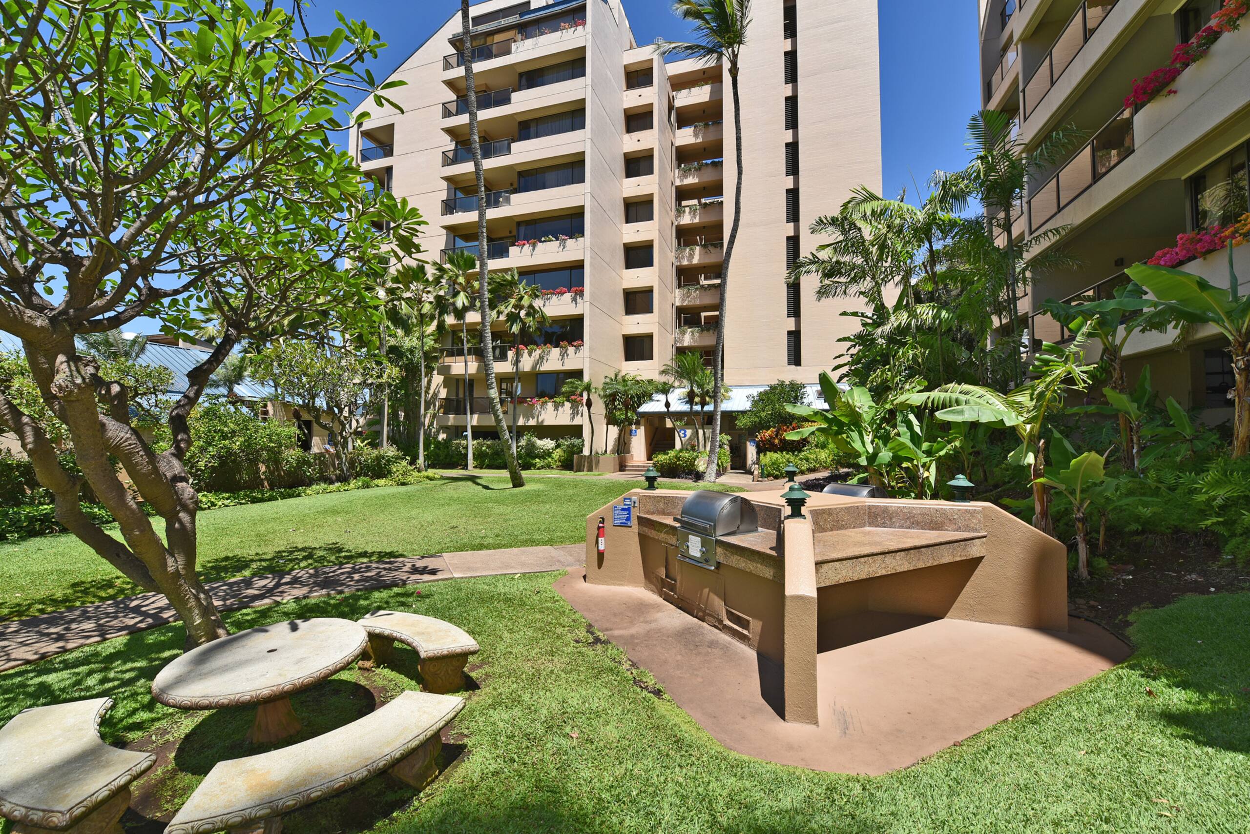 Condo in Lahaina · ★4.65 · 2 bedrooms · 4 beds · 2 baths - Image 35