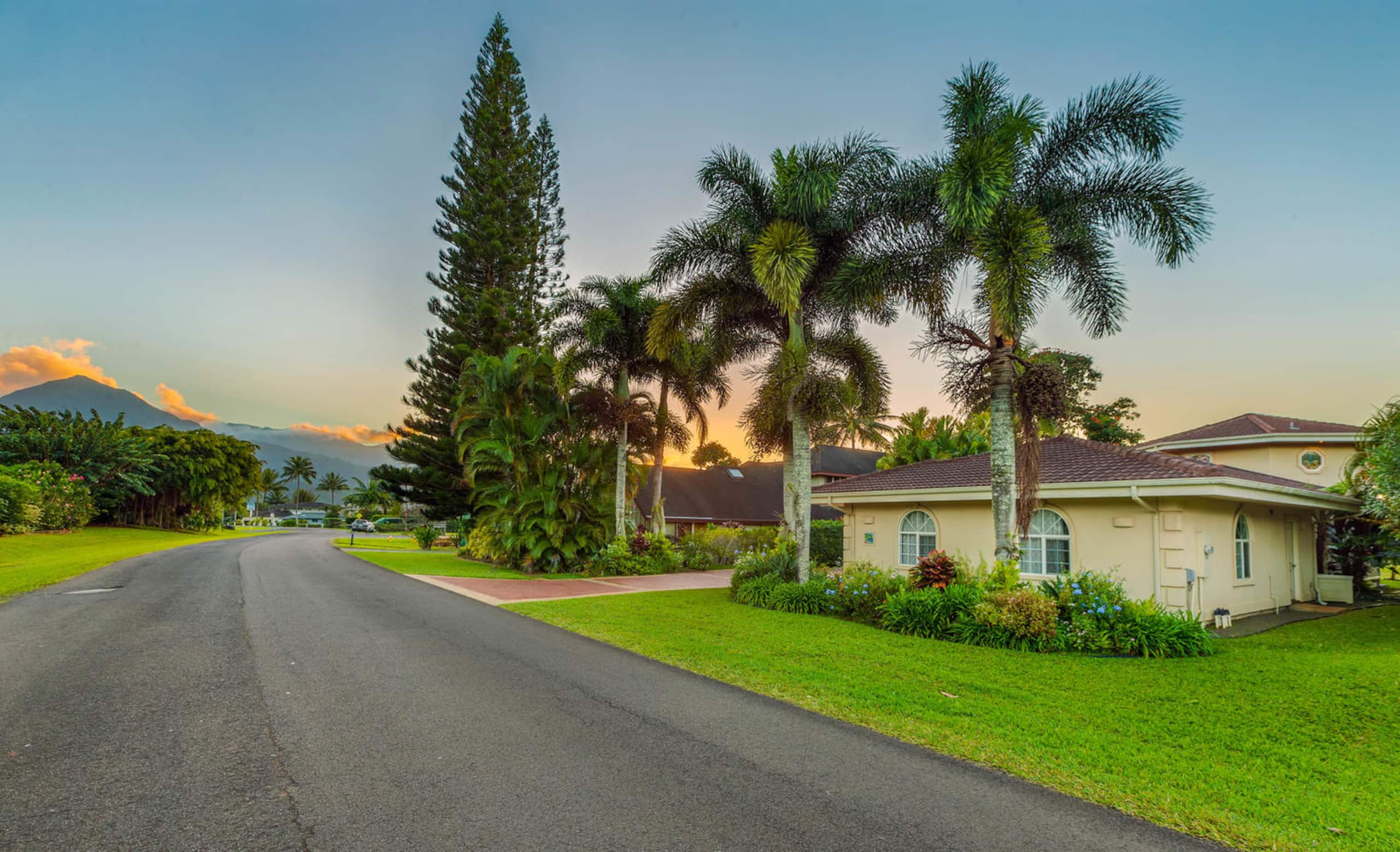 Home in Princeville · ★4.94 · 3 bedrooms · 6 beds · 3.5 shared baths - Image 39