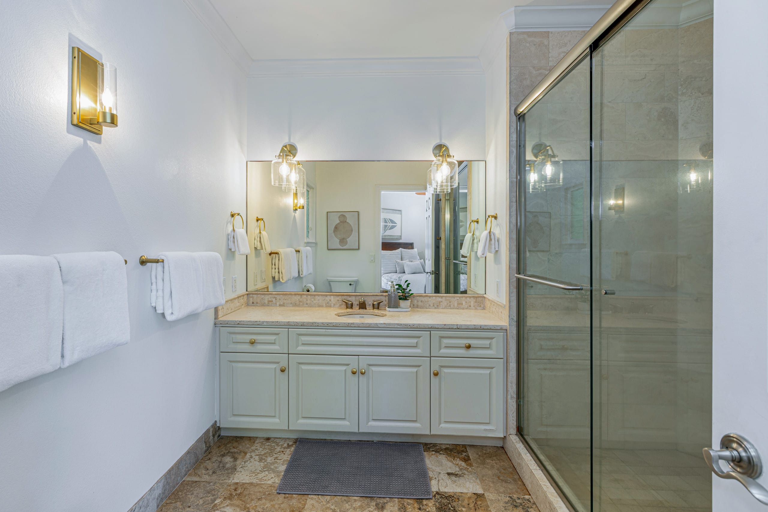 Home in Princeville · ★4.94 · 3 bedrooms · 6 beds · 3.5 shared baths - Image 27