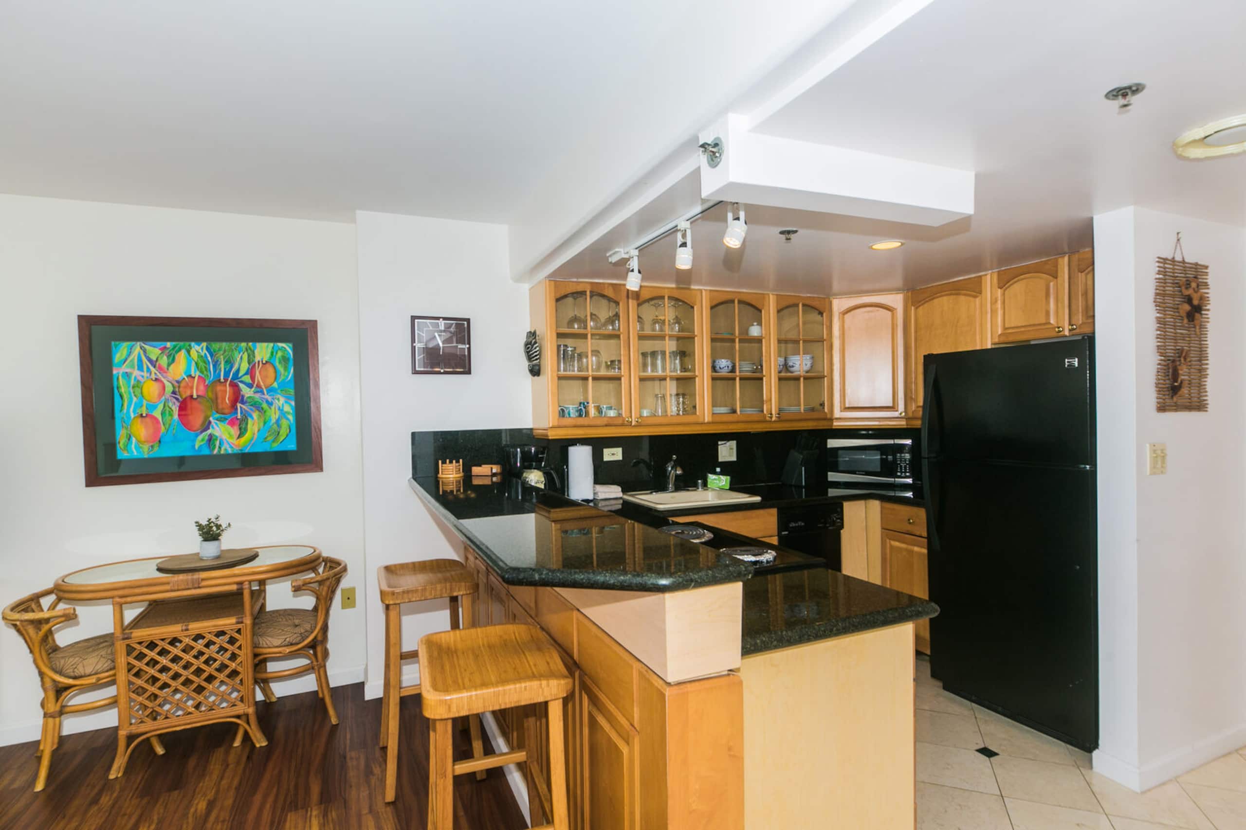 Condo in Honolulu · ★4.91 · 1 bedroom · 2 beds · 1 bath - Image 9