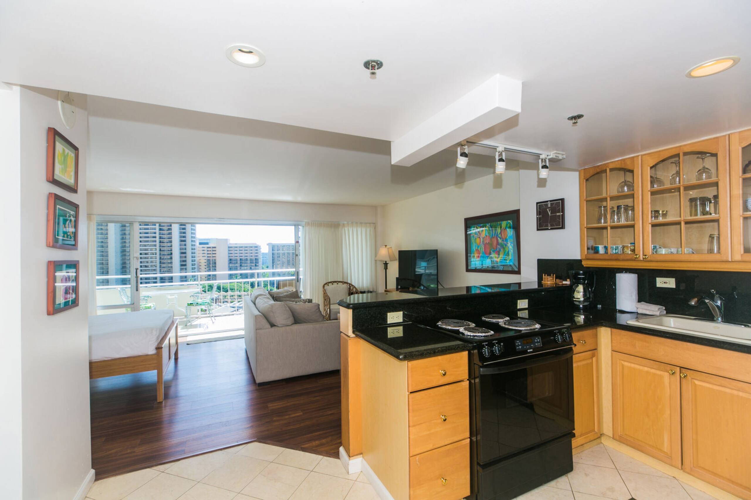 Condo in Honolulu · ★4.91 · 1 bedroom · 2 beds · 1 bath - Image 11