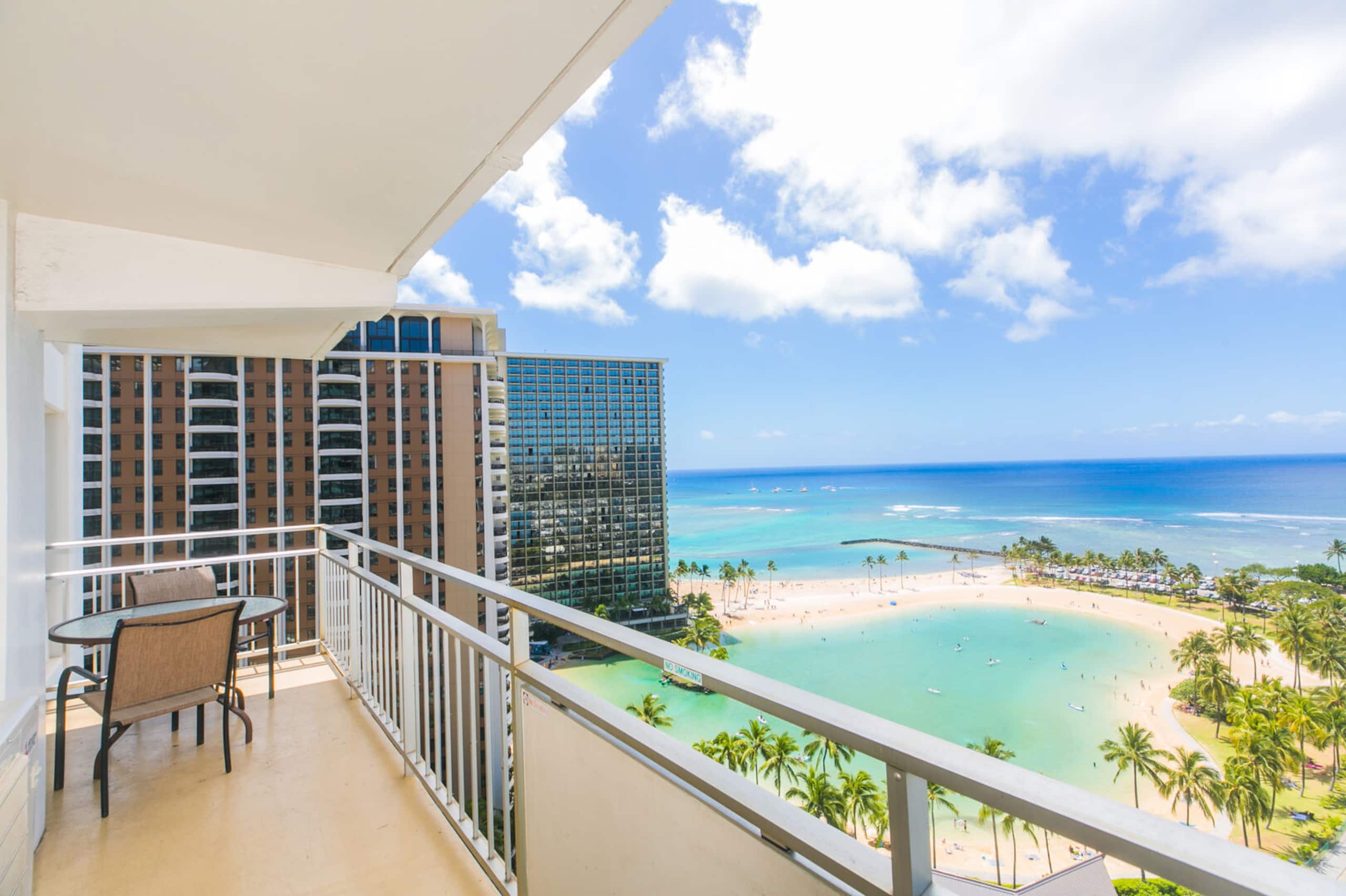 Condo in Honolulu · ★4.73 · 2 bedrooms · 3 beds · 2 baths - Image 16