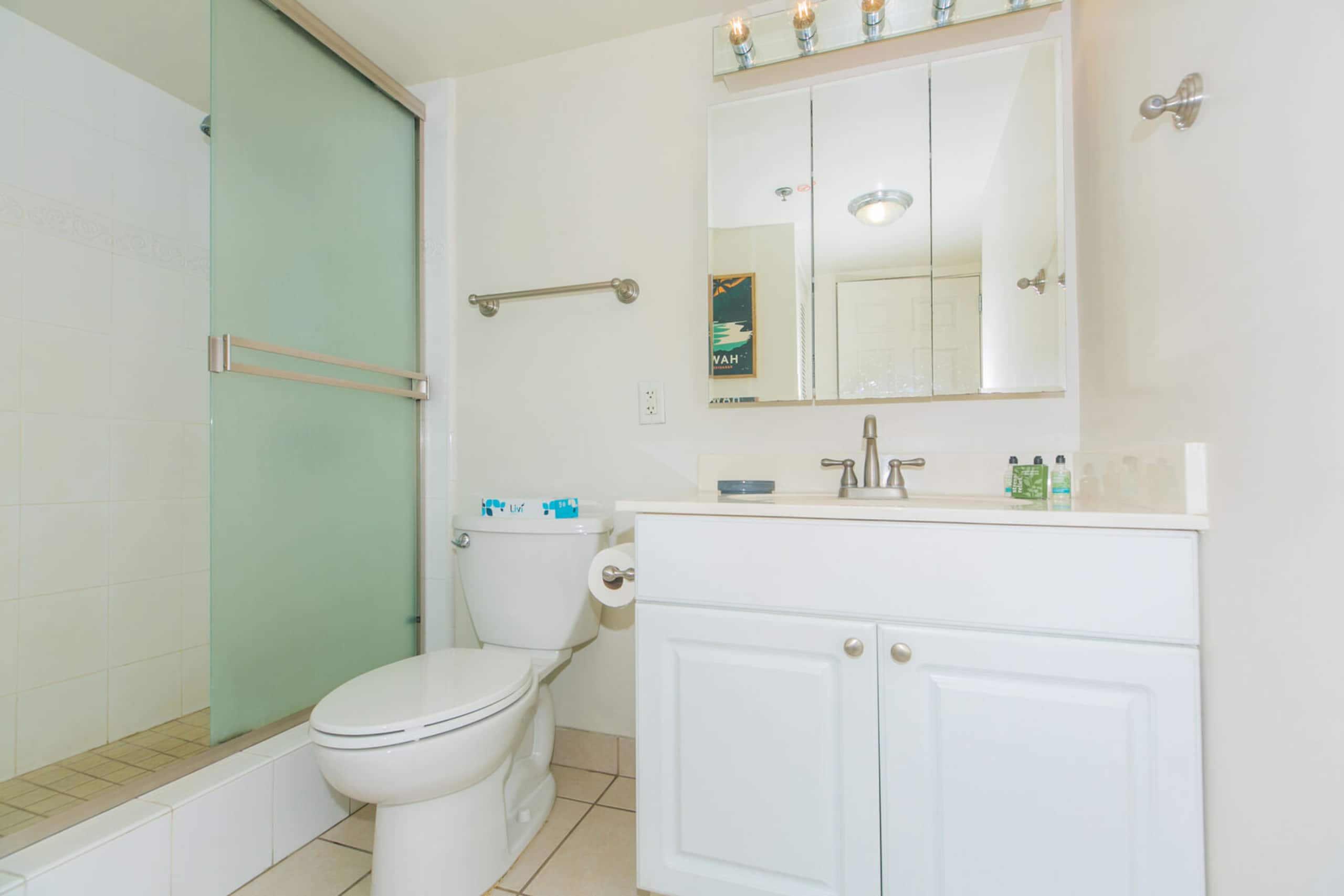Condo in Honolulu · ★4.73 · 2 bedrooms · 3 beds · 2 baths - Image 11