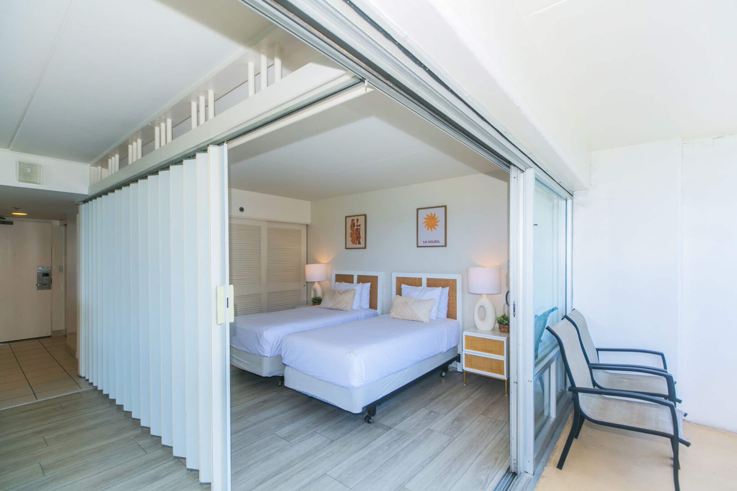 Condo in Honolulu · ★4.73 · 2 bedrooms · 3 beds · 2 baths - Image 36