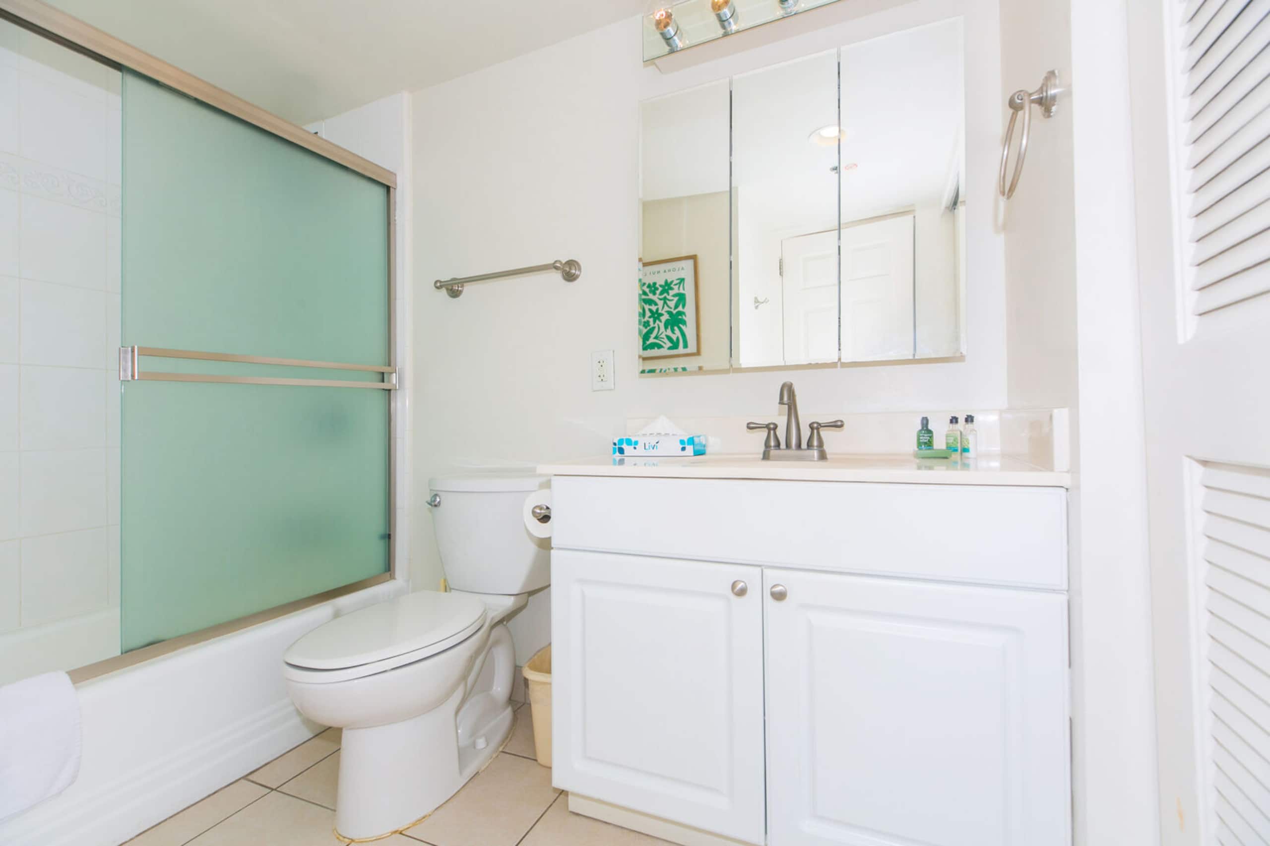 Condo in Honolulu · ★4.73 · 2 bedrooms · 3 beds · 2 baths - Image 14