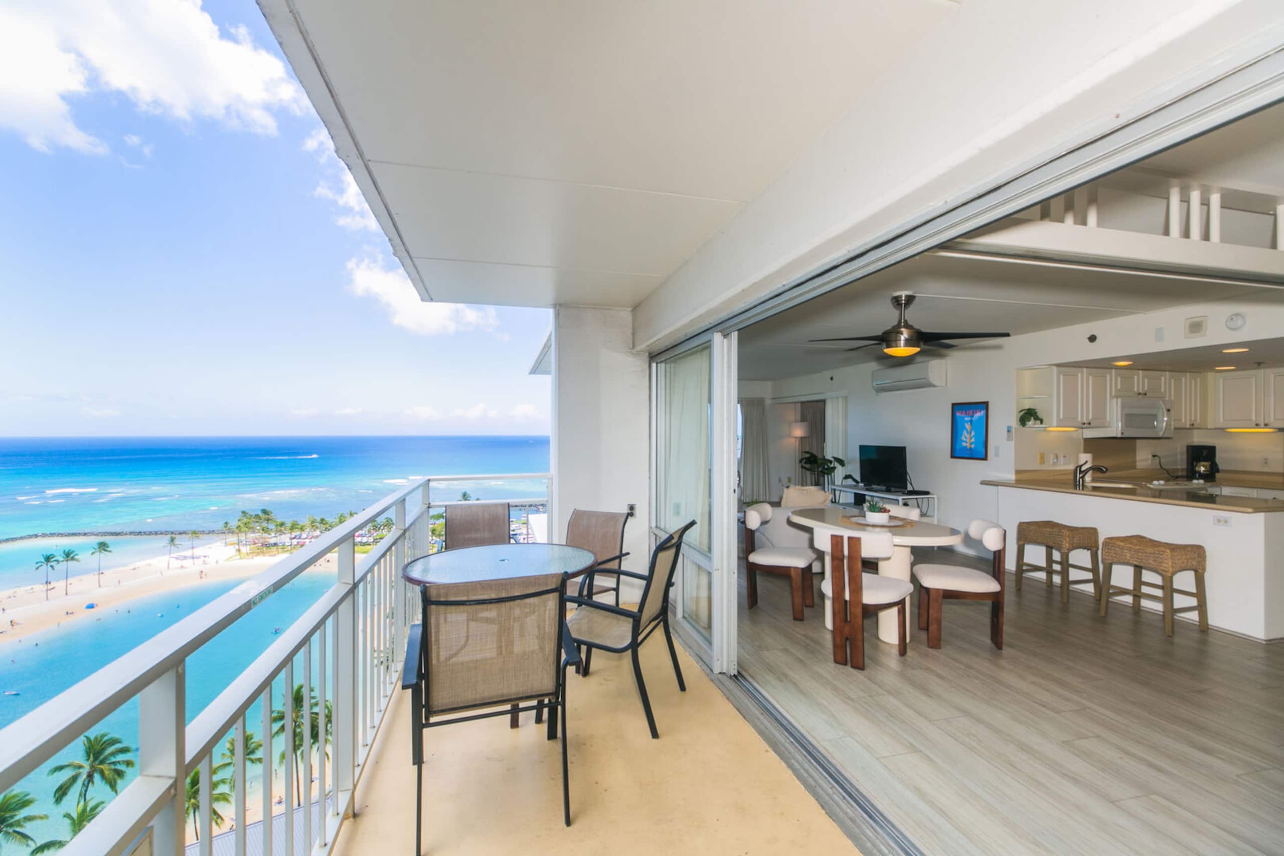 Condo in Honolulu · ★4.73 · 2 bedrooms · 3 beds · 2 baths - Image 8